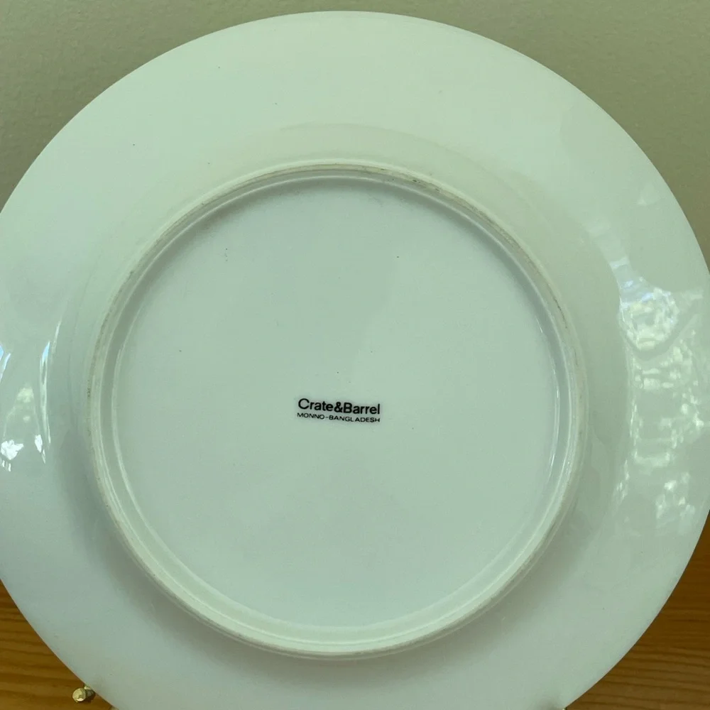 Set/4 Crate and Barrel Apple Grapes Plum Pear Salad/Dessert Plates Gold Trim 8